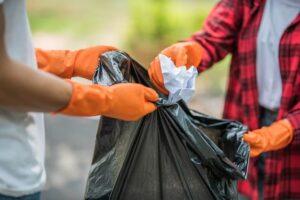 Dinas Lingkungan Hidup Ajak Masyarakat Terapkan Tertib Buang Sampah. Sumber foto: Ilusttrasi Freepik