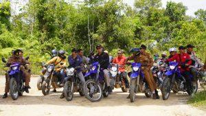 Kapuas Hulu memperbaiki akses jalan perkampungan di Bunut Hulu. Sumber foto : kapuashulukab.go.id