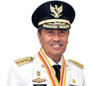 foto Gubernur Riau, sumber foto: sumber resmi pemkab riau