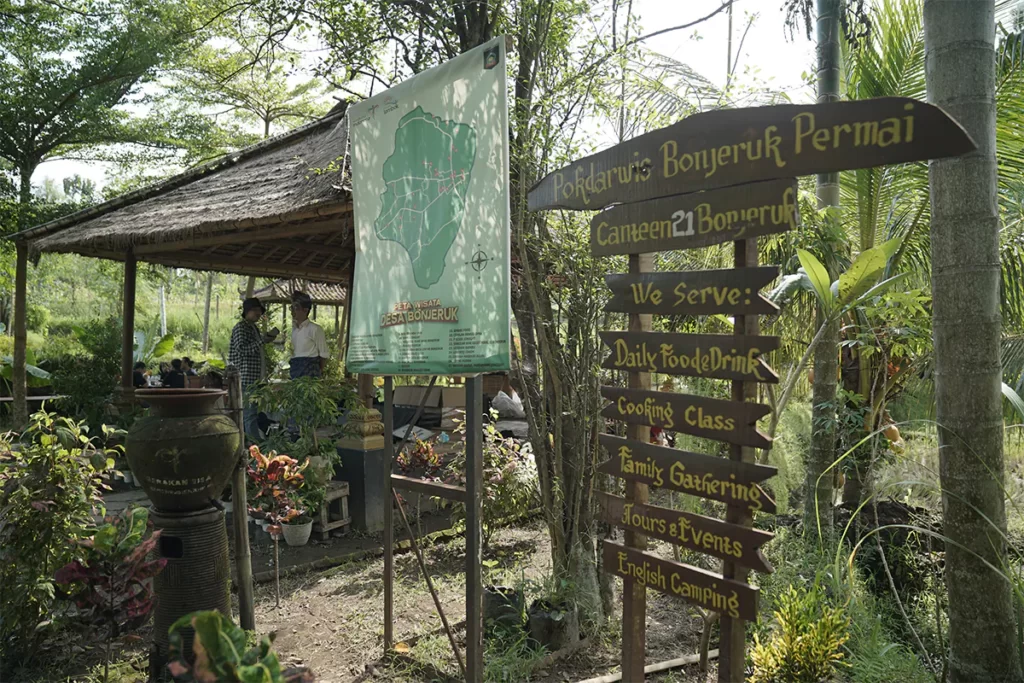 Bonjeruk English Center yang didirikan oleh Pokdarwis Bonjeruk Permai untuk meningkatkan literasi Desa Wisata Bonjeruk Sumber Foto: Indonesia.travel.id