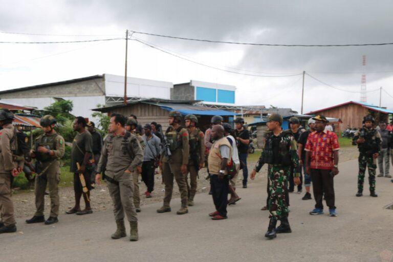 Akses Jalan Dua Desa Terpencil di Bangun TNI di Kabupaten Sintang. Sumber foto : tni.mil.id