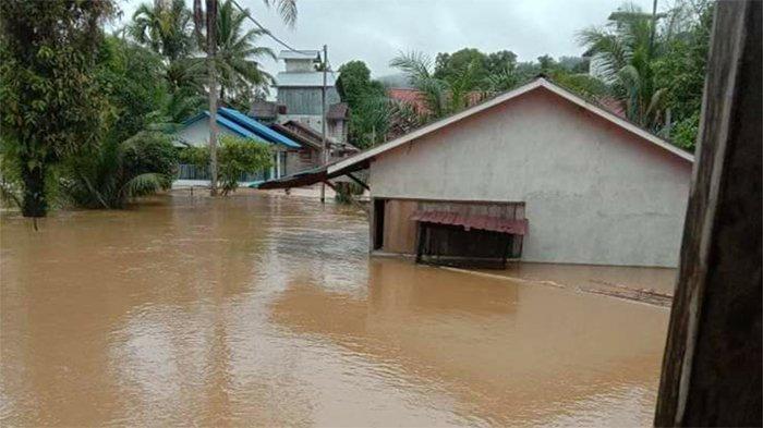 BPBD Kapuas Hulu Mendorong Desa-Desa Membentuk Tim Siaga Bencana Banjir. Sumber foto: kapuashulukab.go.id