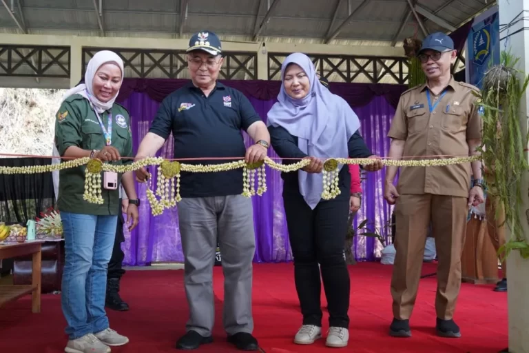 Desa Malinau Canangkan sebagai Sentra Penjualan Anggrek di HSS. Sumber foto: diskominfo.hulusungaiselatankab.go.id