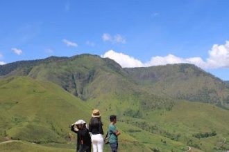 Bukit Holbung Desa Hariara Pohan. Sumber foto : Dok. Kemenparekraf.
