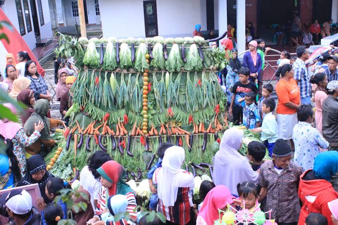 Tradisi Ngaruwat Bumi Jawa Barat, Sumber Foto: FaktaINDONESIAnews