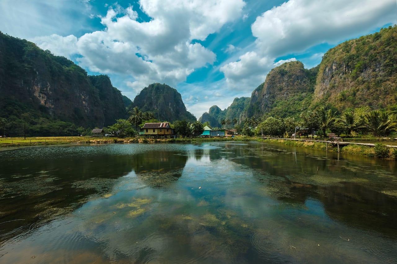 Bukit Karst Desa Wisata Rammang-rammang. Sumber foto : Desa Wisata Rammang-rammang.