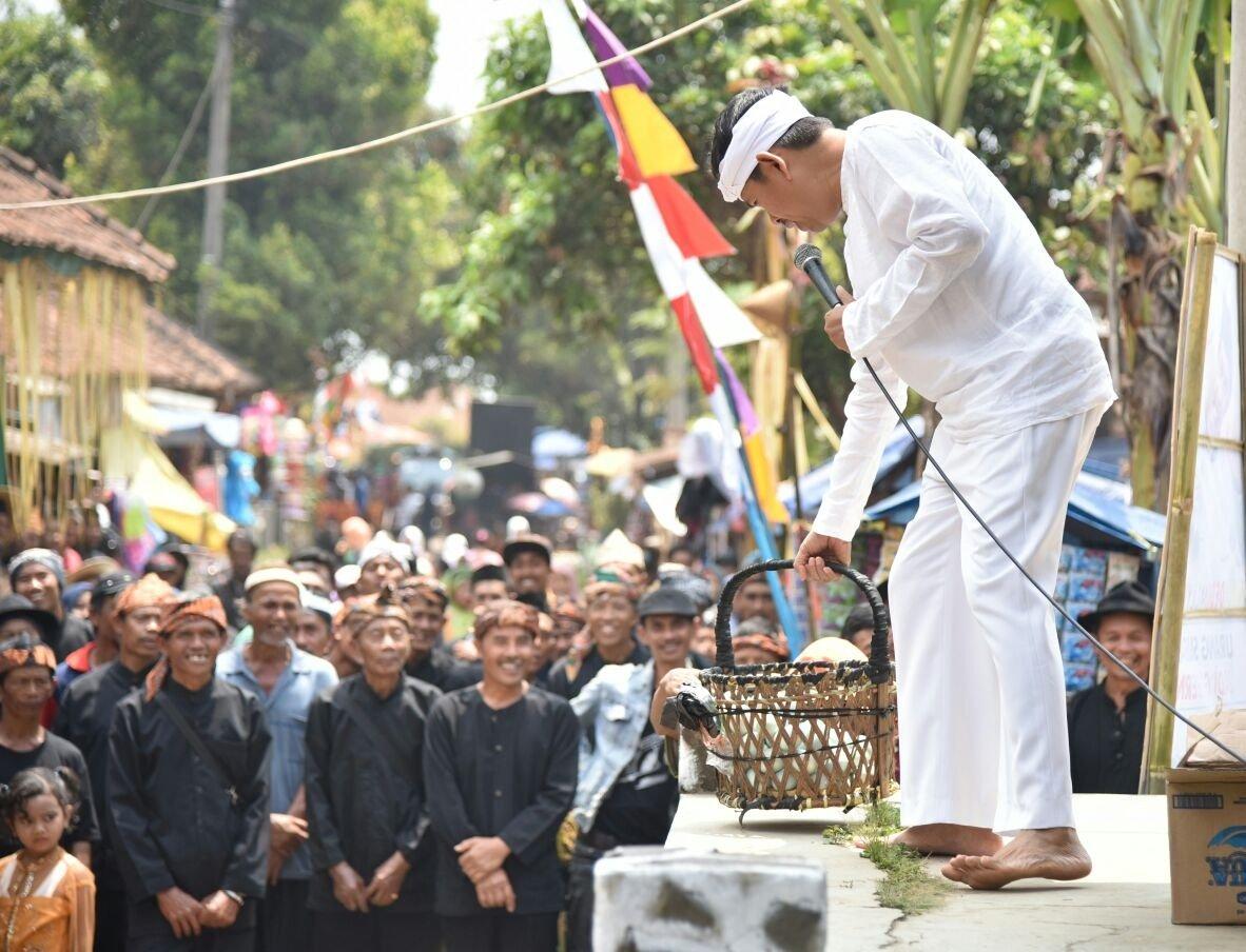 Tradisi Ngaruwat Bumi Jawa Barat, Sumber Foto: Twitter YAKXP