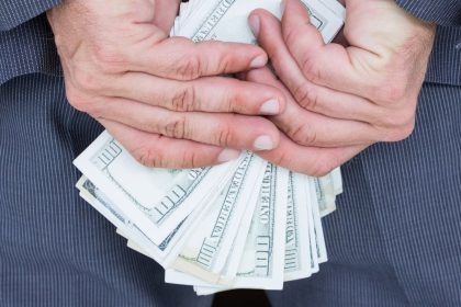 Ilustrasi Tak Transparan Pengelolaan Keuangan, Sumber Foto: Freepik