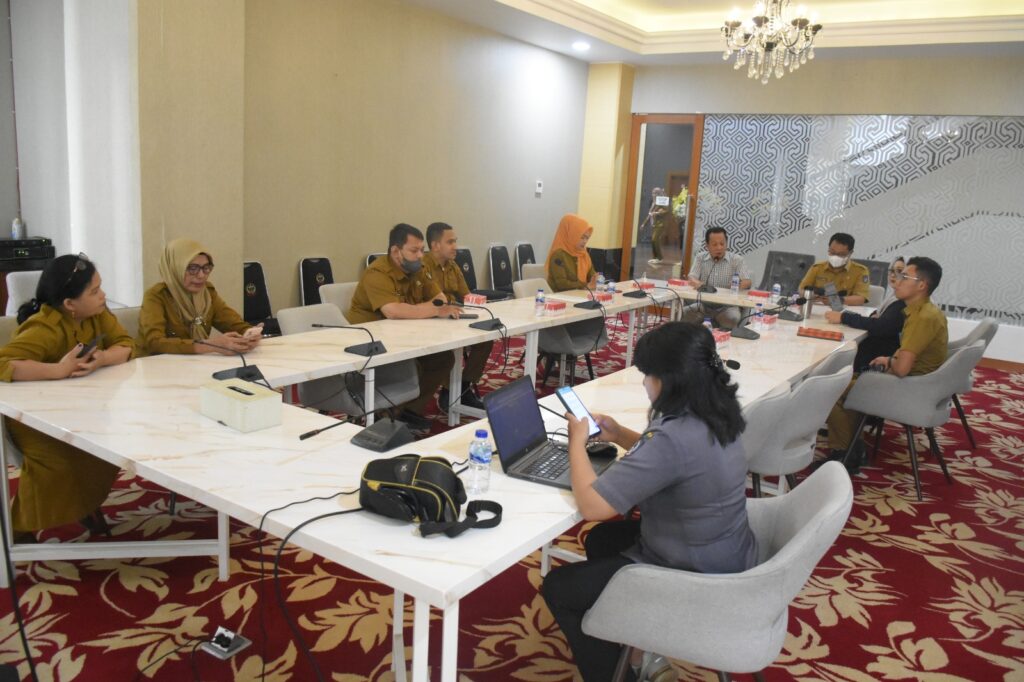 Rapat Koordinasi Pelaksanaan Kegiatan Evaluasi dan Apresiasi Desa Tingkat Nasional Tahun 2023 di Toraja Room Kantor Gubernur Sulsel, Selasa (22/8/ 2023). Sumber Foto: sulselporv.go.id