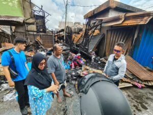 40 kios Pasar Sudirman Pontianak Hangus Terbakar Sumber foto: pontianak.go.id