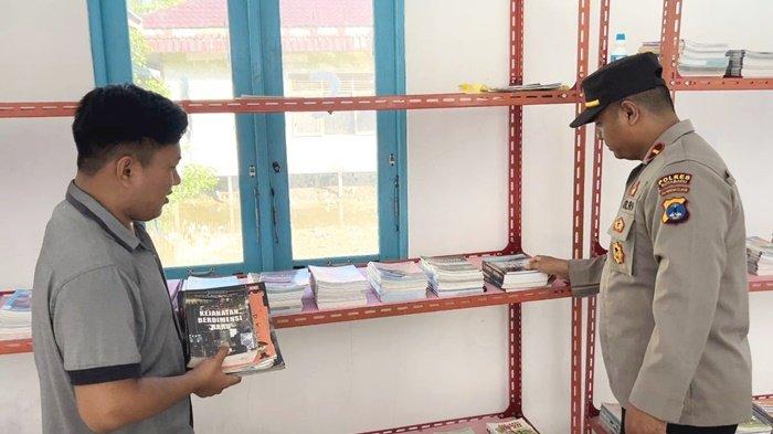 Polres Kotabaru Distribusikan Buku, Guna Tumbuhkan Minat Baca Sumber foto: kotabaru.kalsel.polri.go.id