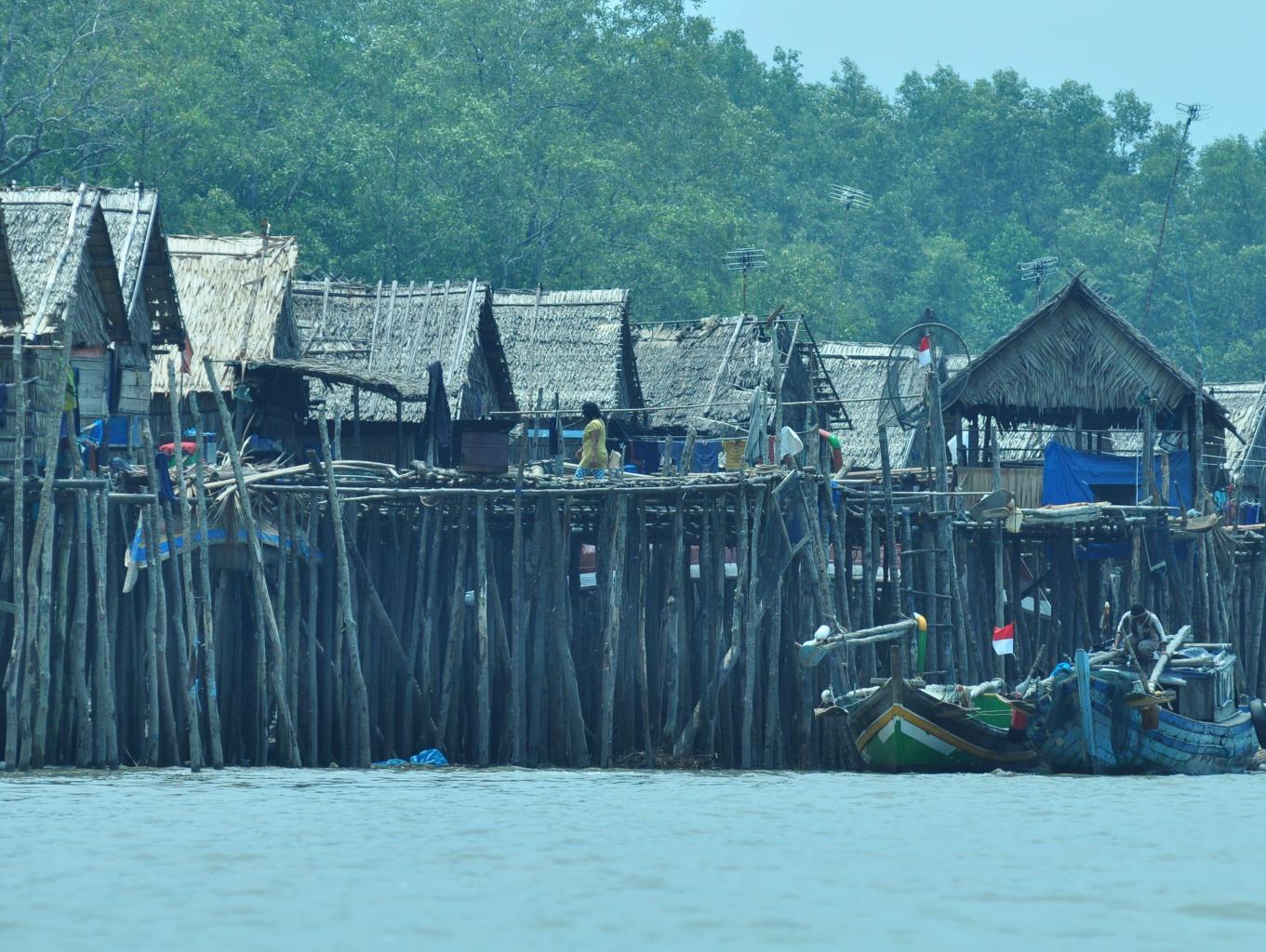 Rumah Panggung di Pesisir Laut Desa Sungsang IV. Sumber foto : Dok. Kemenparekraf.