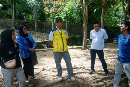 BPPW Sulut bersama Dinas PUPR Kota Kotamobagu saat mengunjungi Desa Pontodon Timur Sumber Foto: Istockphoto