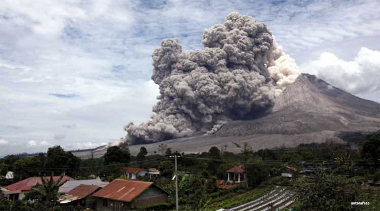 ilustrasi foto letusan gunung, sumber foto: sumber resmi pusat krisis kesehatan