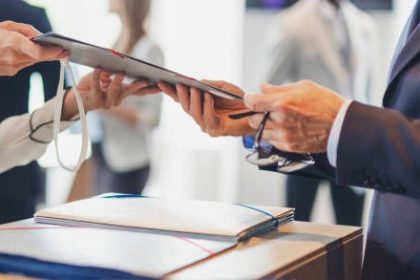 Ilustrasi Penyerahan Draft, Sumber Foto: istock