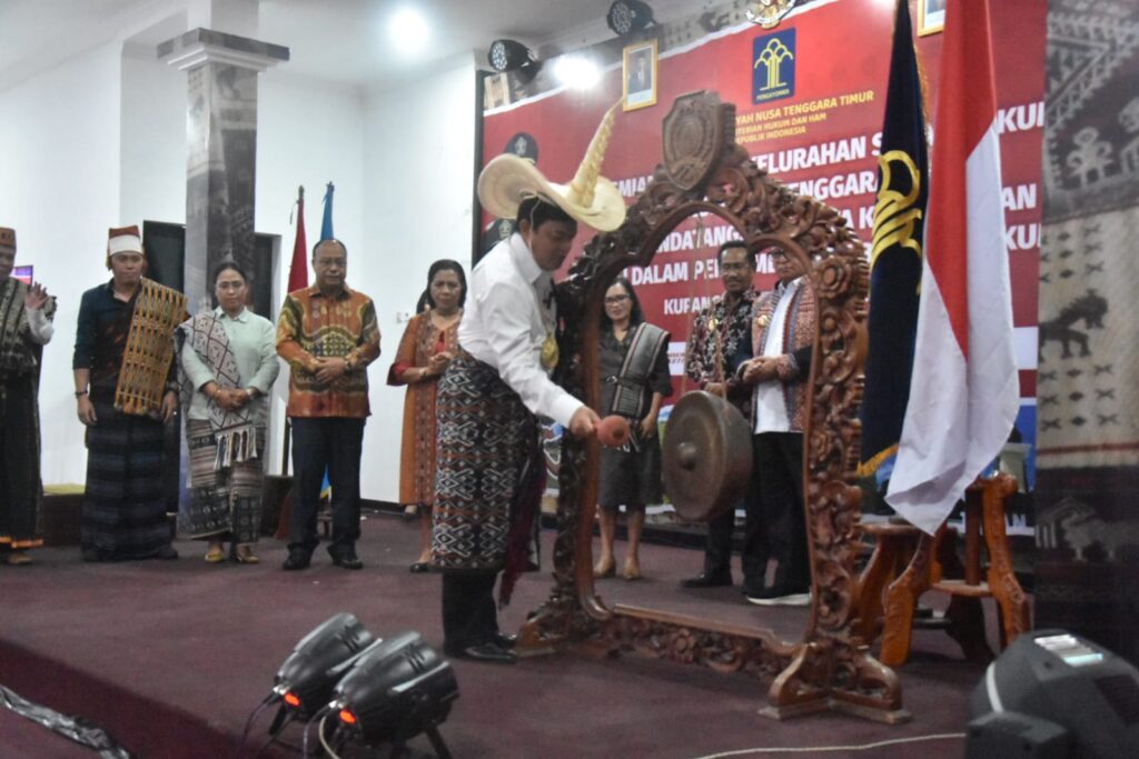 foto kemenhumkam saat acara peresmian desa sadar hukum, sumber foto: sumber resmi kemenkumham