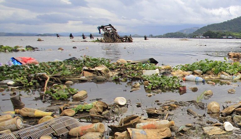 Danau Sentani Tampak Banyak Sampah, Sumber Foto: Istimewa