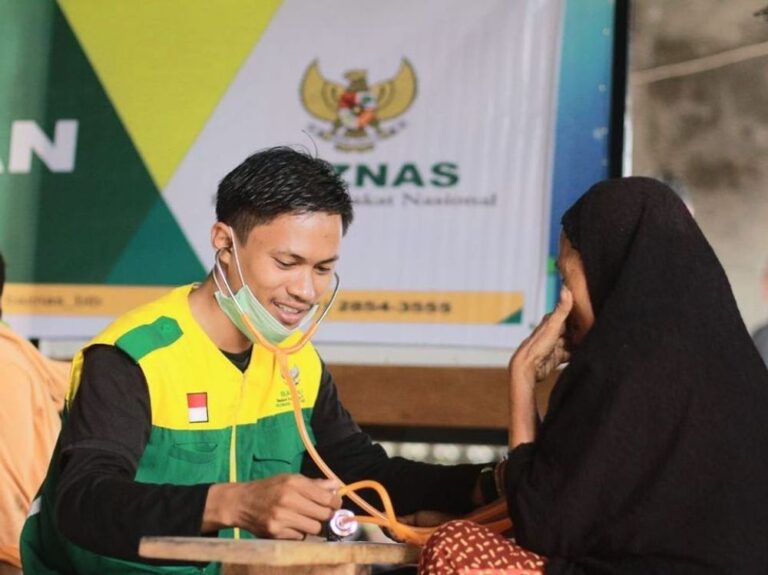 Rumah Sehat Baznaz Permudah Akses Kesehatan Masyarakat Desa Kubangga. Sumber foto: baznas.go.id