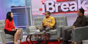 Wakil Ketua DPRD Jateng Ferry Wawan Cahyono (Tengah) saat menjadi narasumber dalam talkshow “iBreak” di Studio iNews. Sumber foto: DPRD Jateng.