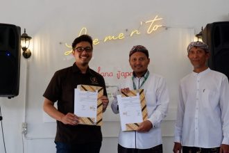 Penandatangan nota kesepakatan atau Memorandum of Understanding (MoU) dengan PWI Kudus. Sumber foto: Dok Desa Japan.