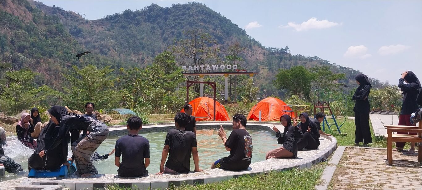 Denyut Pertumbuhan Ekonomi Melalui Sektor Wisata Rahtawood High Land BUM Desa Utama Karya Rahtawu. Sumber foto: Kanal Desa