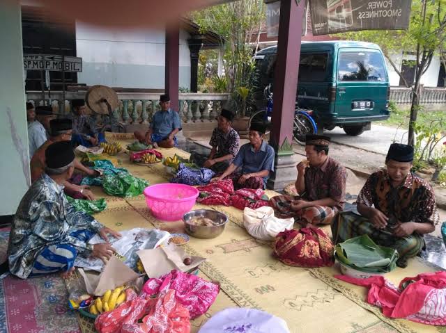 Tradisi Maulid Nabi Madura Sumber Foto: Kalurahan Trimurti