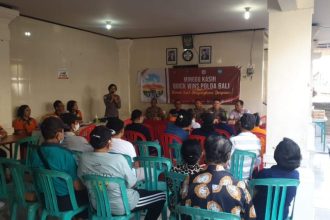 foto Polda bali saat melakukan pelayanan kesehatan gratis bagi lansia, sumber foto: sumber resmi Humas Polda bali