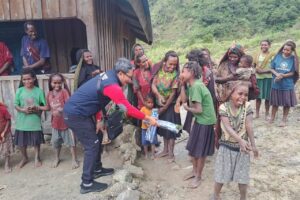 Warga Yahukimo, Papua Pegunungan,  Sumber Foto: Kementerian Sosial