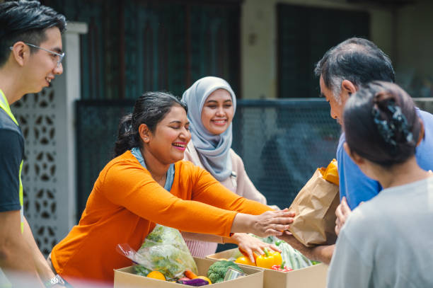 Ilustrasi pemberian bantuan tambahan gizi Sumber Foto: Istockphoto