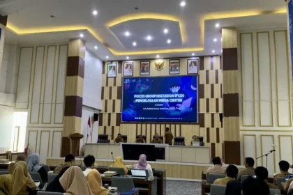 Pemkab Tapin Wujudkan Keterbukaan Informasi Publik Libatkan Media Center Sumber foto: diskominfomc.kalselprov.go.id