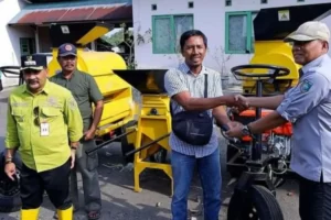 Dinas Hortikultura Tanah Laut Berikan Bantuan Alsintan Perontok Jagung Sumber foto: diskominfo.tanahlautkab.go.id