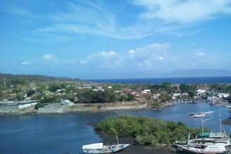 Pemandangan Indah Gunung Rinjani dan Pantai di Desa Labuhan Lombok. Sumber foto : Dok. Kemenparekraf.
