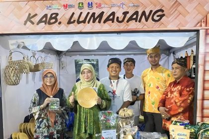 Stan Desa Wisata Pronojiwo dan Pasrujambe. Sumber foto: Kominfo Lumajang.