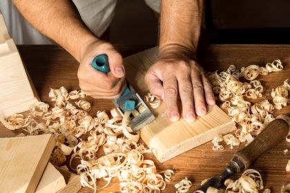 Ilustrasi Kerajinan Berbahan Kayu, Sumber Foto: Freepik