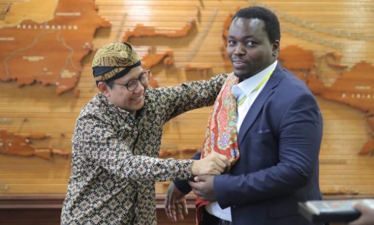 Gus Halim bersama Delegasi Pemerintah Rwanda. Sumber foto: Humas Kemendesa