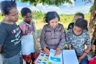 Gerakan Baca-tulis Oleh Polres Hayapura, Sumber Foto: Dok. Humas Polri