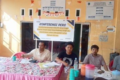 Warga Desak PT AP Kembalikan Lahan Adat pada Desa. Sumber: Istimewa