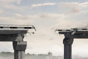 Ilustrasi jembatan ambruk. Sumber Foto: Istockphoto.