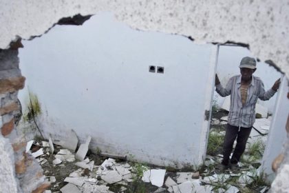 Kondisi bangunan rumah yang rusak dan ditinggalkan penghuninya. Sumber; Istimewa.