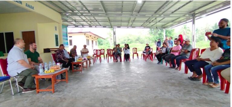 Suasana saat kunjungan langsung delegasi IFAD dan Tim Kemendes PDTT. Sumber foto: Humas Kemendes.