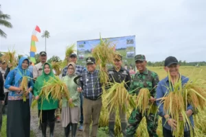 Desa Warna Sari Berhasil Raih Apresiasi atas Keberhasilan Panen Raya