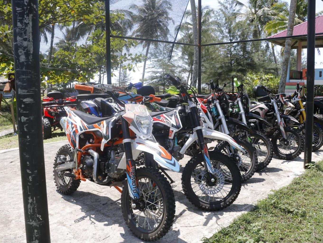 Bukan hanya Wahana Water Boom, BUM Desa Maju Jaya Juga mempunyai penyewaan motor cross bagi anak-anak dan ATV. Sumber foto: Kemenparekraf