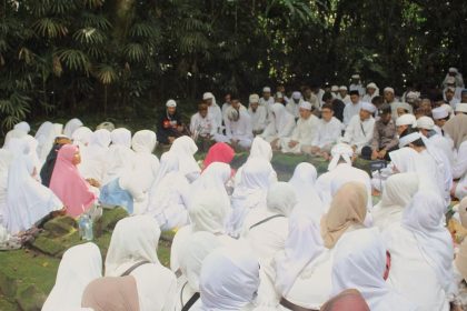 Tradisi Nyepuh Desa Ciomas. Sumber: Instagram bp2dciamis