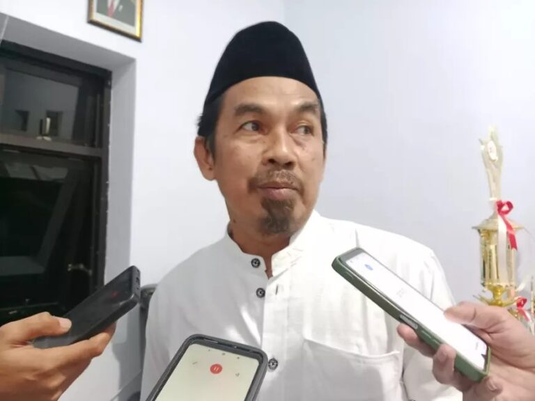 Tofan Firdaus Kepala Desa Grujugan Kidul saat dikonfirmasi Sumber Foto : suarajatimpost.com