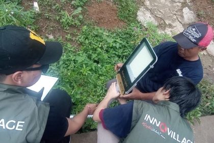Uji coba Surya Smart sebagai solusi Kemandirian Desa Terpencil. Sumber Foto: siaranindonesia.com