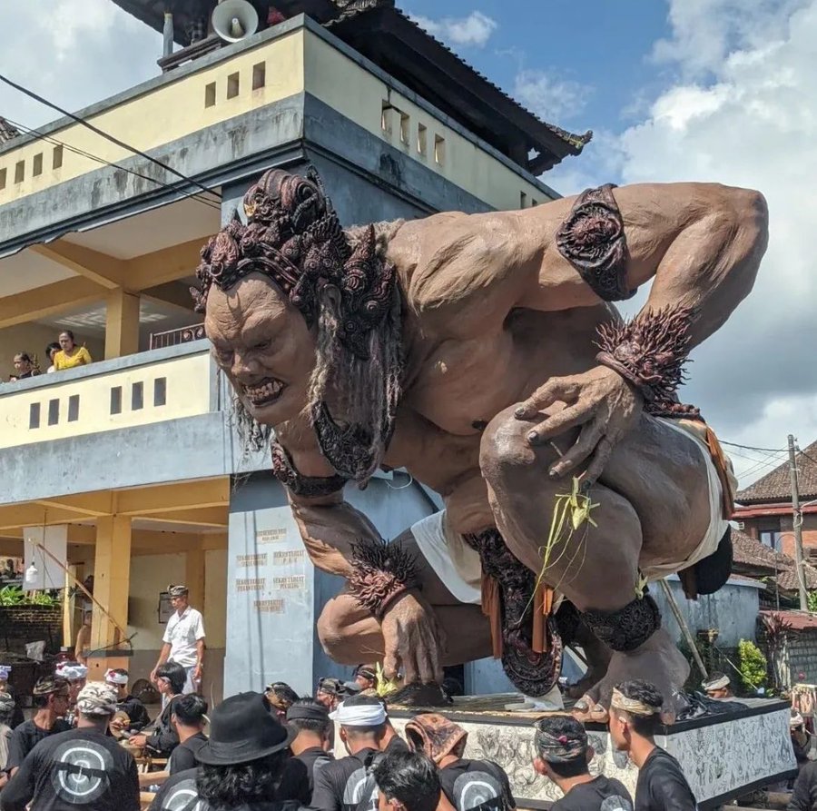 Tradisi Ogoh-ogoh Sebelum Nyepi. Sumber Foto: Twitter MAHESA