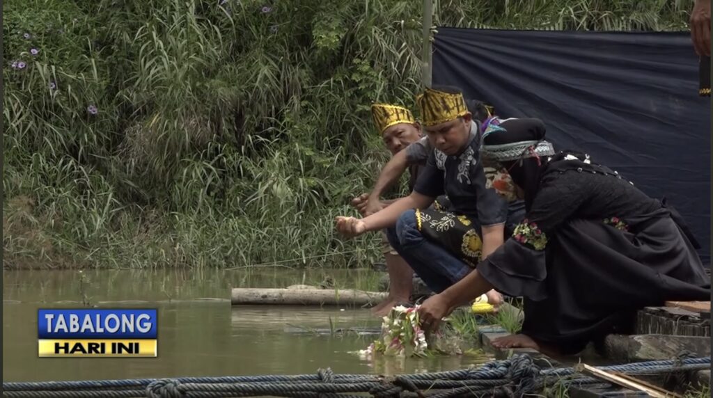 Prosesi Malabuh Tabalong. Sumber Foto: Tangkap Layar Youtube Tabalong Hari Ini