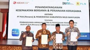 Pendadatangaan kesepakatan Pemerintah Kabupaten Musi Banyuasin bersama PLN untuk pemerataan listrik. Sumber foto: palembang.tribunnews.com