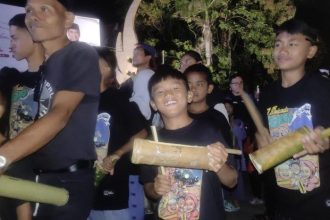 foto warga saat melakukan toki peleku, sumber foto: Istimewa