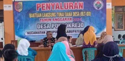 Penyaluran BLT-DD Desa Pondok Rejo. Sumber Foto : Teropongindonesianews.com